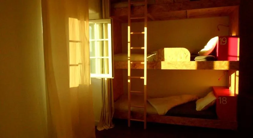 Hostel Estoril Beach House