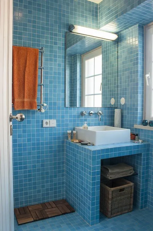 Estoril Beach House Hostel