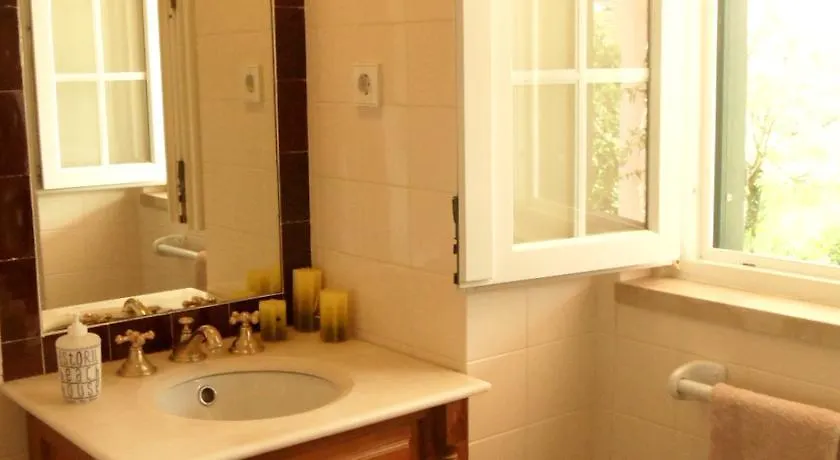 Estoril Beach House Hostel