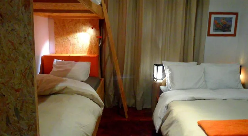 Estoril Beach House Hostel