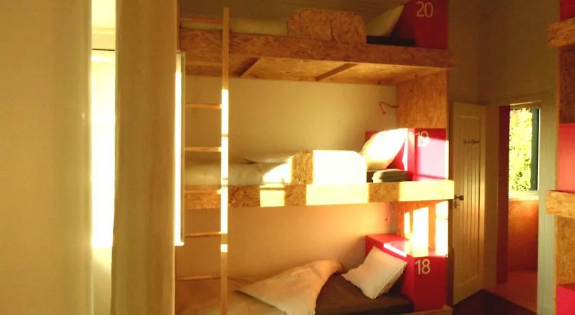 Hostel Estoril Beach House Portugal